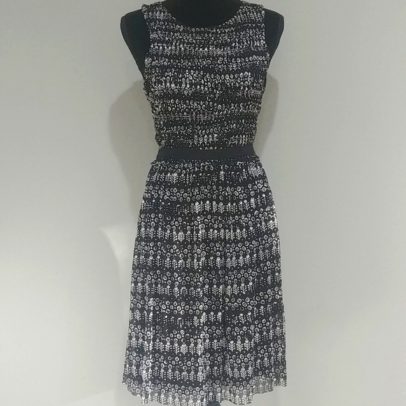 Anthropologie Dresses & Skirts - Anthropologie Black White Mesh Sleeveless Shift Dress sz XS